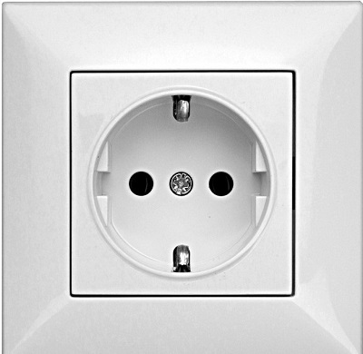 Bela zidna električna utičnica tipa Schuko za kućnu upotrebu